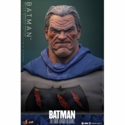 Batman (Battle Damaged version) by Hot Toys - CMS031 - The Dark Knight Returns 1/6 scale action figure