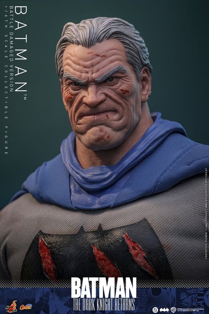 Batman (Battle Damaged version) van Hot Toys - CMS031 - The Dark Knight Returns 1/6 schaal actiefiguur