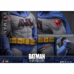 Batman (Battle Damaged version) by Hot Toys - CMS031 - The Dark Knight Returns 1/6 scale action figure