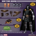 Doctor Doom One:12 par Mezco - figurine 1/12 Marvel de 17 cm