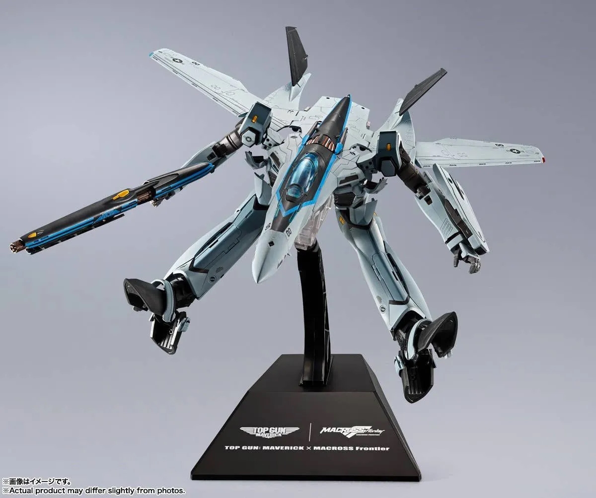 VF-25 Messiah Valkyrie DX Chogokin von Bandai Tamashii Nations Top Gun Maverick version - Macross 25 cm Actionfigur