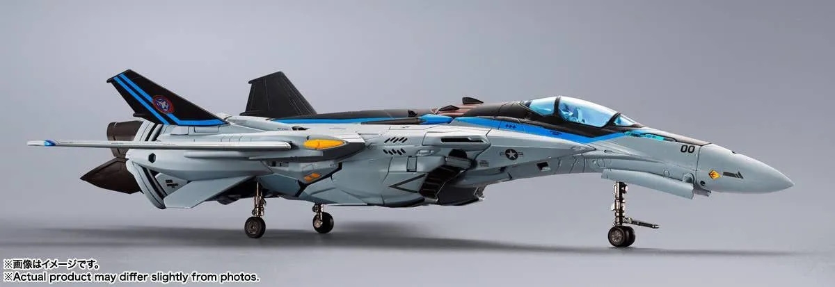 VF-25 Messiah Valkyrie DX Chogokin von Bandai Tamashii Nations Top Gun Maverick version - Macross 25 cm Actionfigur