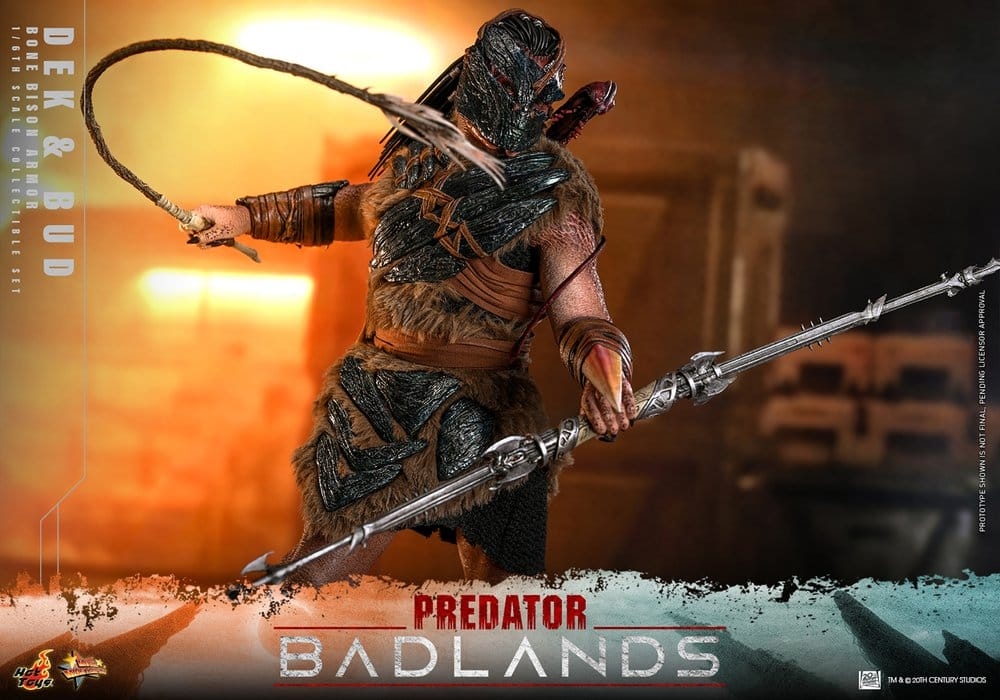 Dek and Bud (Bone Bison Armor) van Hot Toys - Predator: Badlands 1/6 schaal actiefiguren