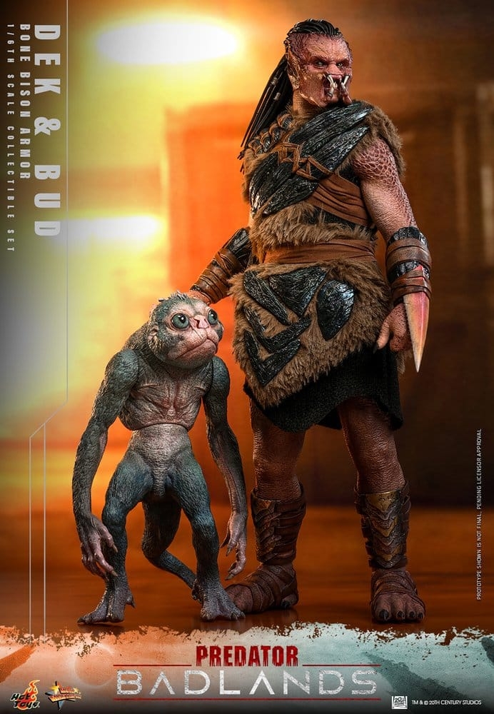 Dek and Bud (Bone Bison Armor) van Hot Toys - Predator: Badlands 1/6 schaal actiefiguren