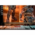 Dek and Bud (Bone Bison Armor) van Hot Toys - Predator: Badlands 1/6 schaal actiefiguren