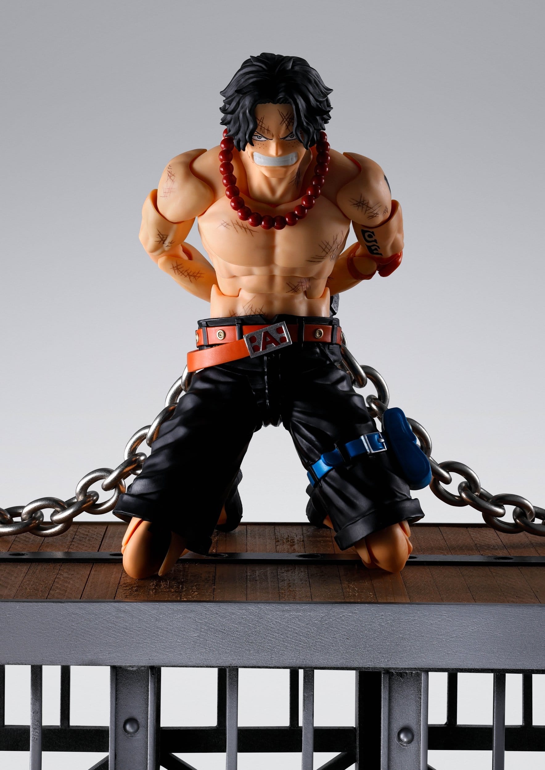 Portgas D Ace (Marineford) SH Figuarts par Bandai Tamashii Nations - figurine One Piece de 16 cm