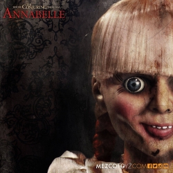 Annabelle Prop Replica van Mezco Reprint version - The Conjuring 1/1 schaal actiefiguur