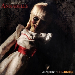 Annabelle Prop Replica Reprint par Mezco - figurine 1/1 The Conjuring : les dossiers Warren de 46 cm