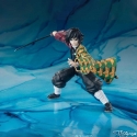 Giyu Tomioka SH Figuarts par Bandai Tamashii Nations - figurine Demon Slayer: Kimetsu no Yaiba de 15 cm