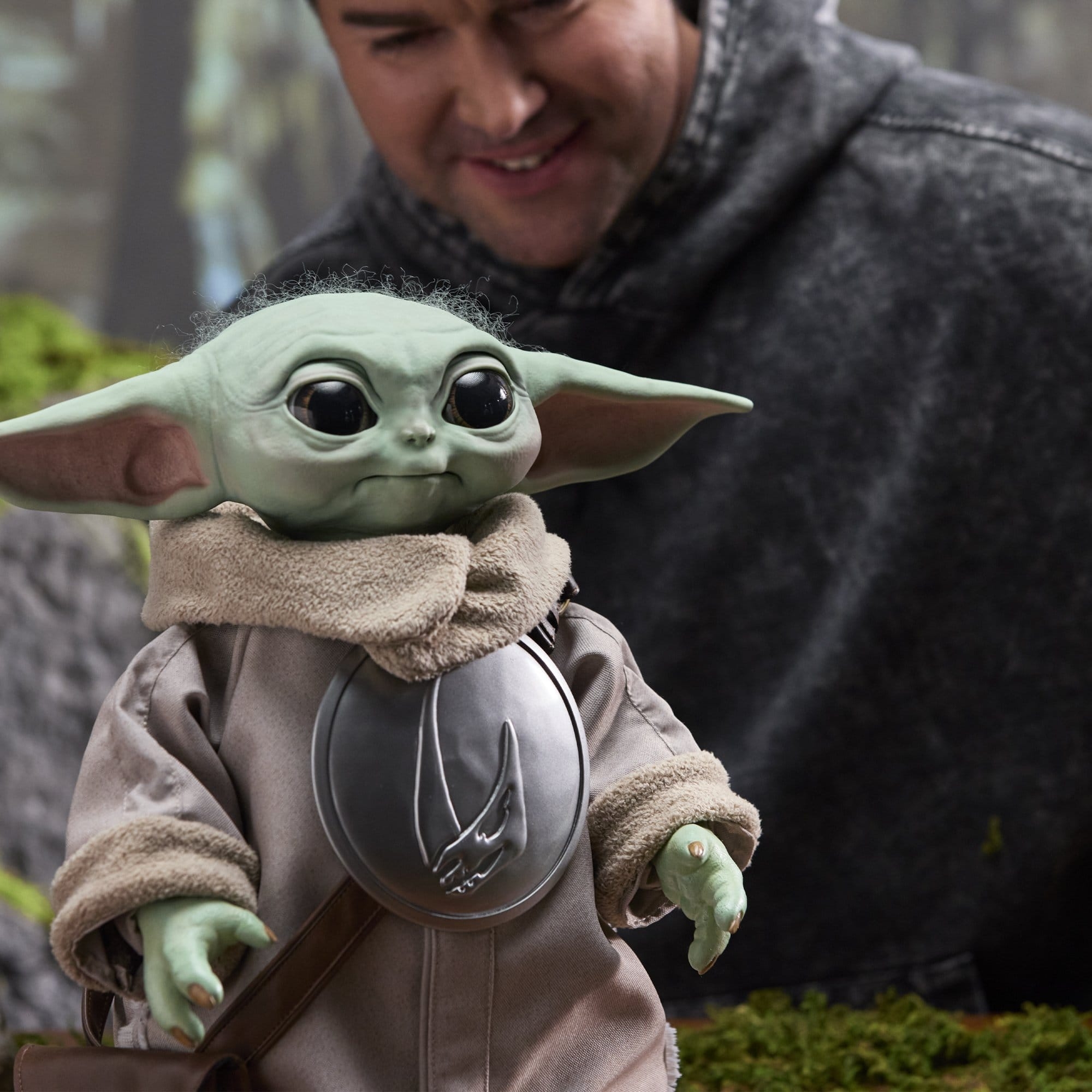 Grogu Animatronic Ultimate Collector by Hasbro - Star Wars : The Mandalorian And Grogu 1/1 scale action figure