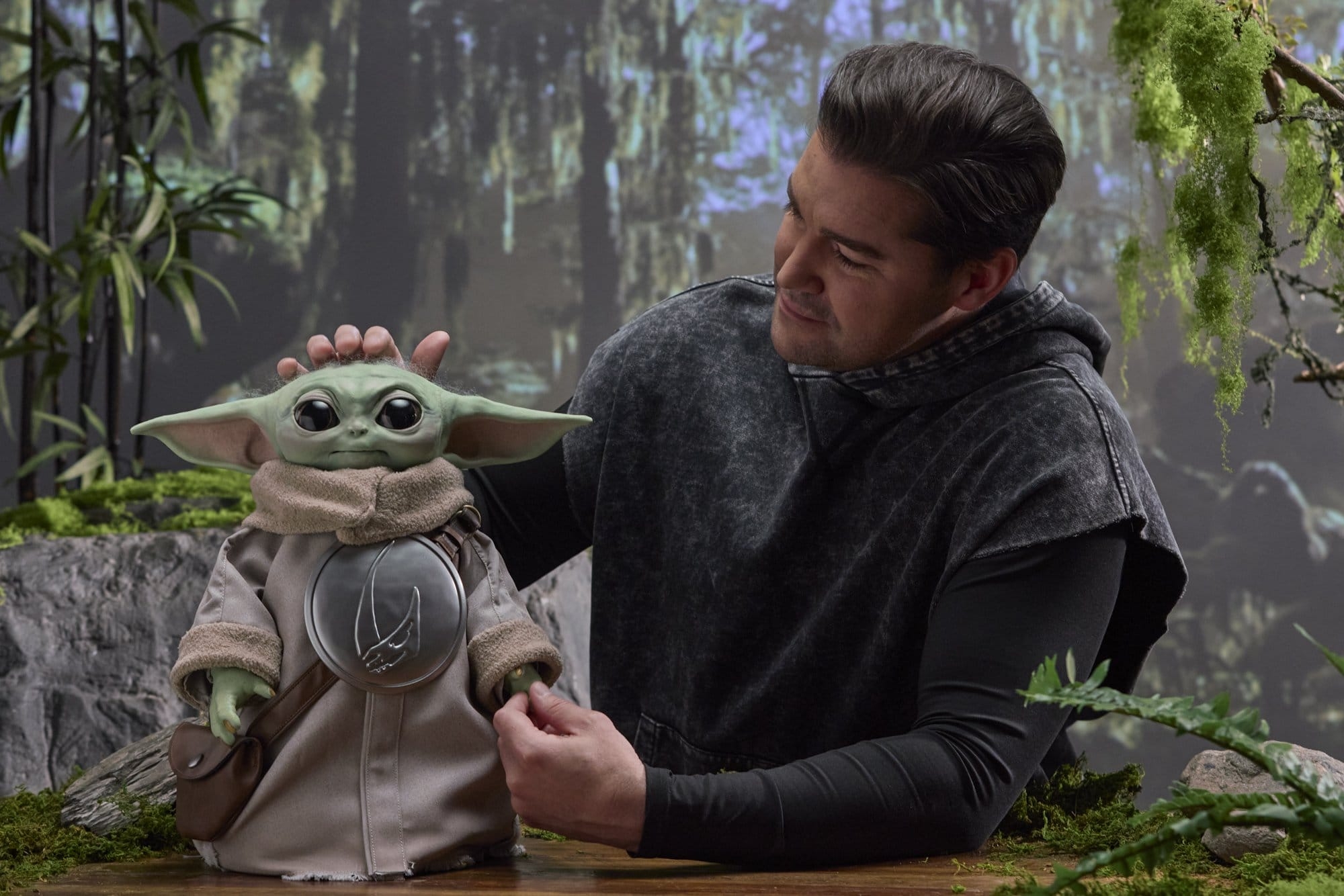 Grogu Animatronic Ultimate Collector di Hasbro - Star Wars: The Mandalorian e Grogu in scala 1/1 action figure