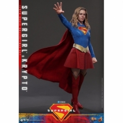 Supergirl and Krypto di Hot Toys - MMS869 - action figure Supergirl alta 28 cm