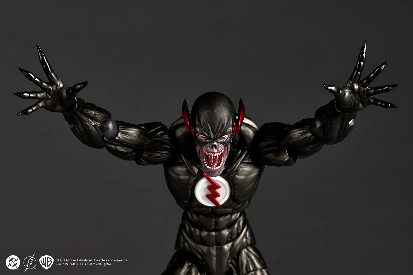 Black Flash Revoltech Amazing Yamaguchi di Kaiyodo - action figure DC Comics alta 15 cm