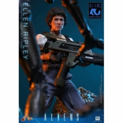 Ellen Ripley Collector by Hot Toys - MMS894 - Aliens 1/6 scale action figure