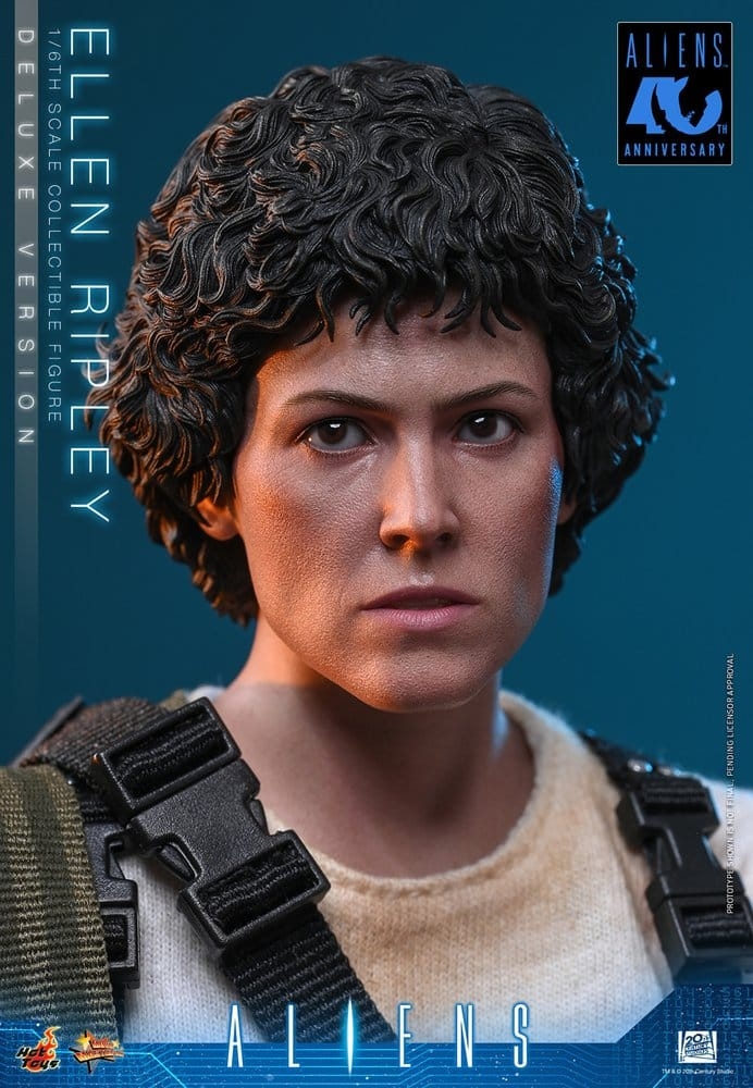Ellen Ripley Deluxe by Hot Toys - MMS895 - Aliens 1/6 scale action figure