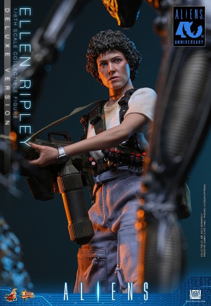 Ellen Ripley Deluxe by Hot Toys - MMS895 - Aliens 1/6 scale action figure