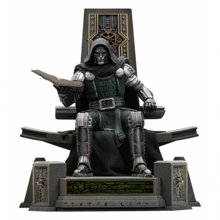 Doctor Doom (on throne) Art Scale di Iron Studios - figura Avengers: Doomsday in scala 1/10