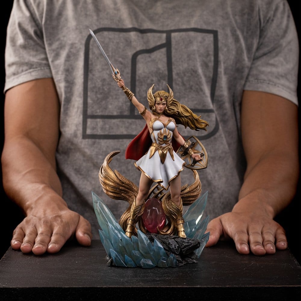 She-Ra (Unleashed) Art Scale par Iron Studios - figurine 1/10 Masters of the Universe de 31 cm