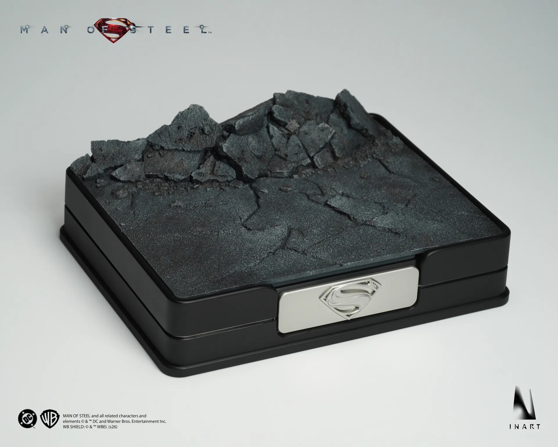 Superman di Inart - action figure Man of Steel in scala 1/6
