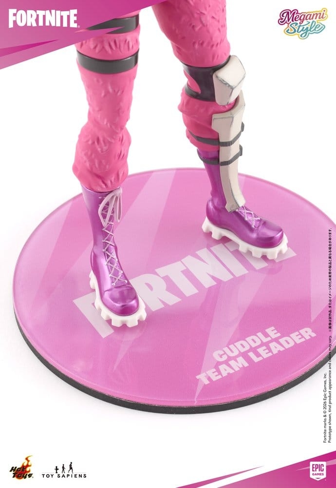 Cuddle Team Leader by Hot Toys - Fortnite 1/9 scale figure