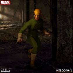Iron Fist One:12 Collective Reissue par Mezco - figurine 1/12 Marvel de 17 cm