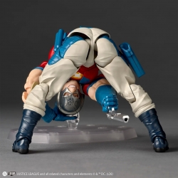 Peacemaker Revoltech Amazing Yamaguchi par Kaiyodo - figurine DC Comics de 17 cm