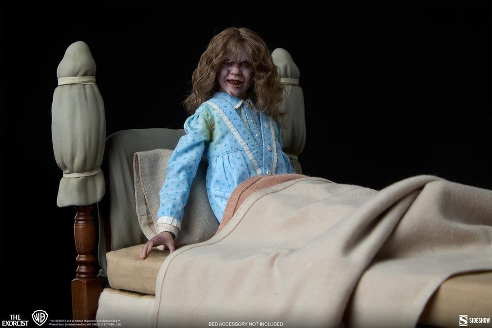 Regan MacNeil Sixth Scale Deluxe by Sideshow Collectibles - The Exorcist 1/6 scale action figure